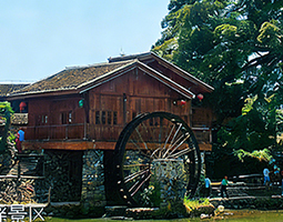 福建南靖土樓云水謠景區(qū)使用開寧4K全彩高清攝像機(jī)慢直播