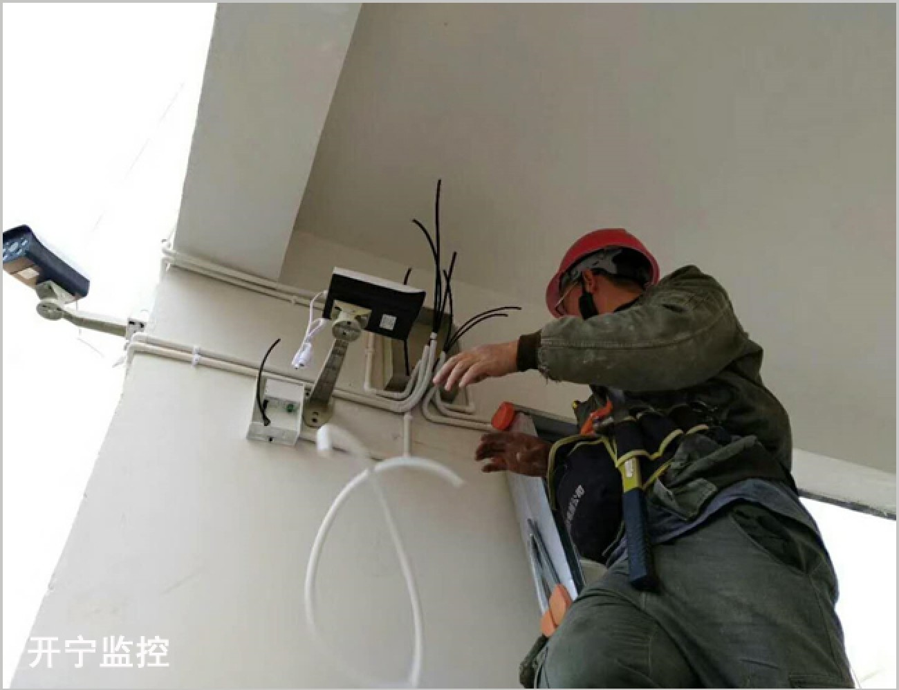 開寧安防監(jiān)控研發(fā)、生產(chǎn)、銷售、安裝一站式服務(wù)